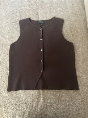Sleeveless Brown Knit Vest